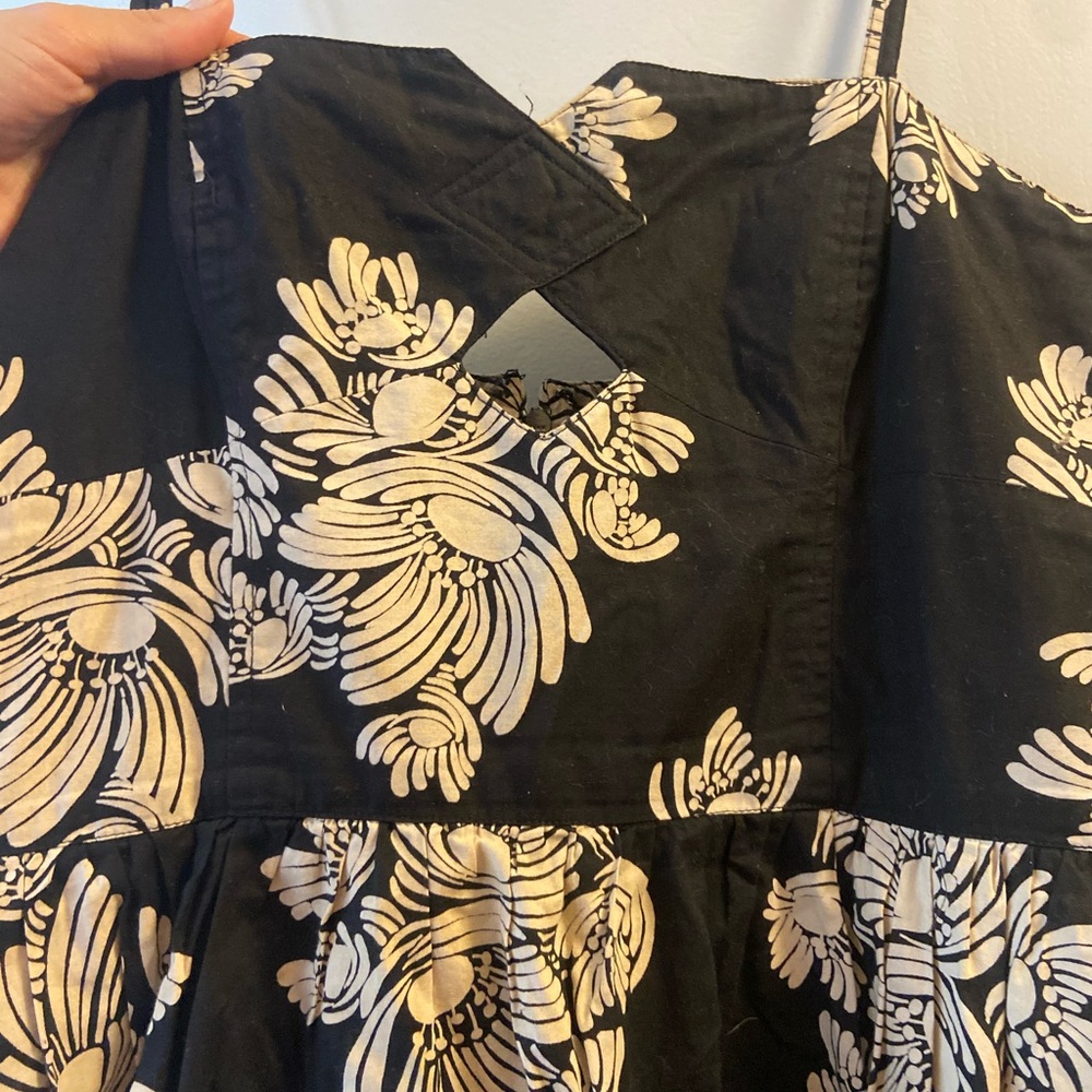 FRENCH CONNECTION Floral Black and Cream Dress - Picture 2 of 6